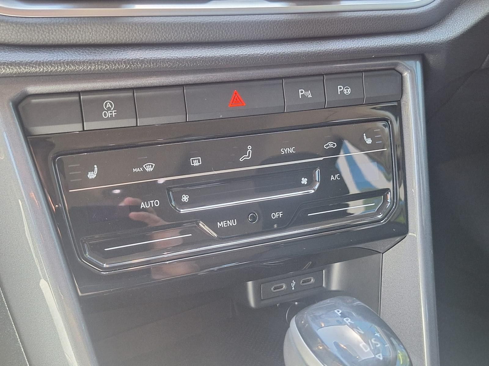 Volkswagen T-Roc Style 2.0 TDI DSG - Samsaru's Car Outlet