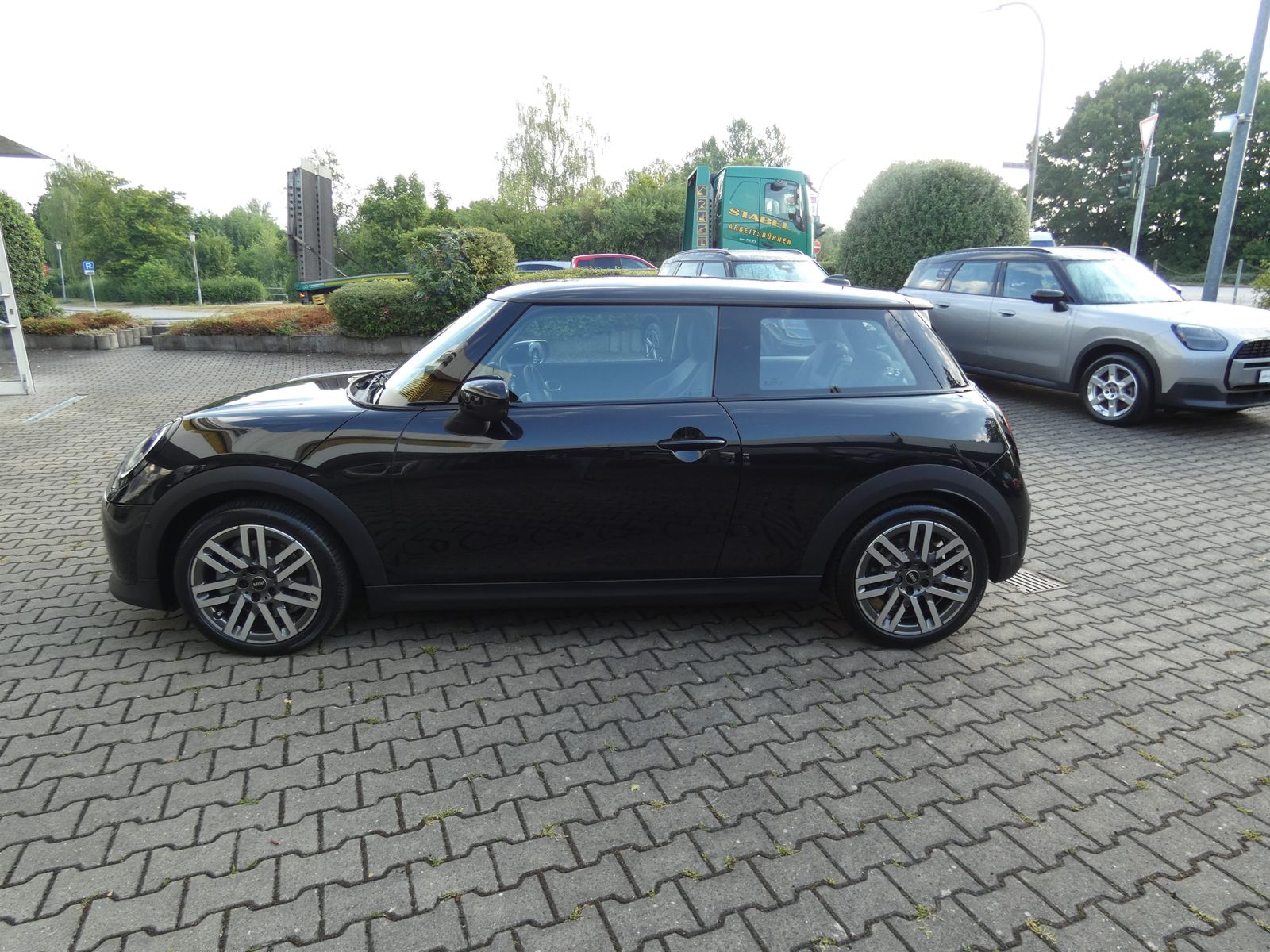 MINI Cooper C - Samsaru's Car Outlet