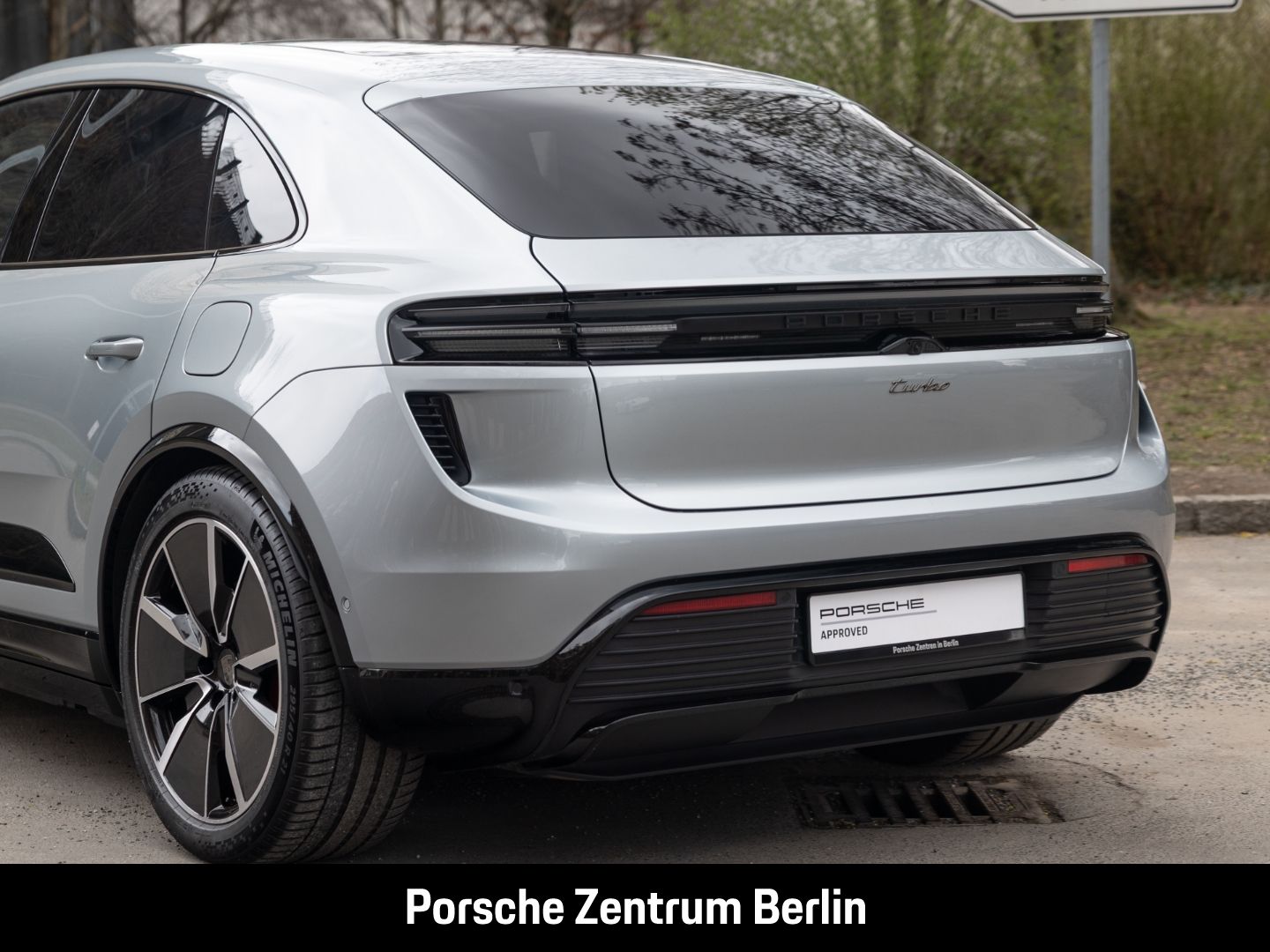 Porsche Macan Turbo HA-Lenkung Surround View 21-Zoll