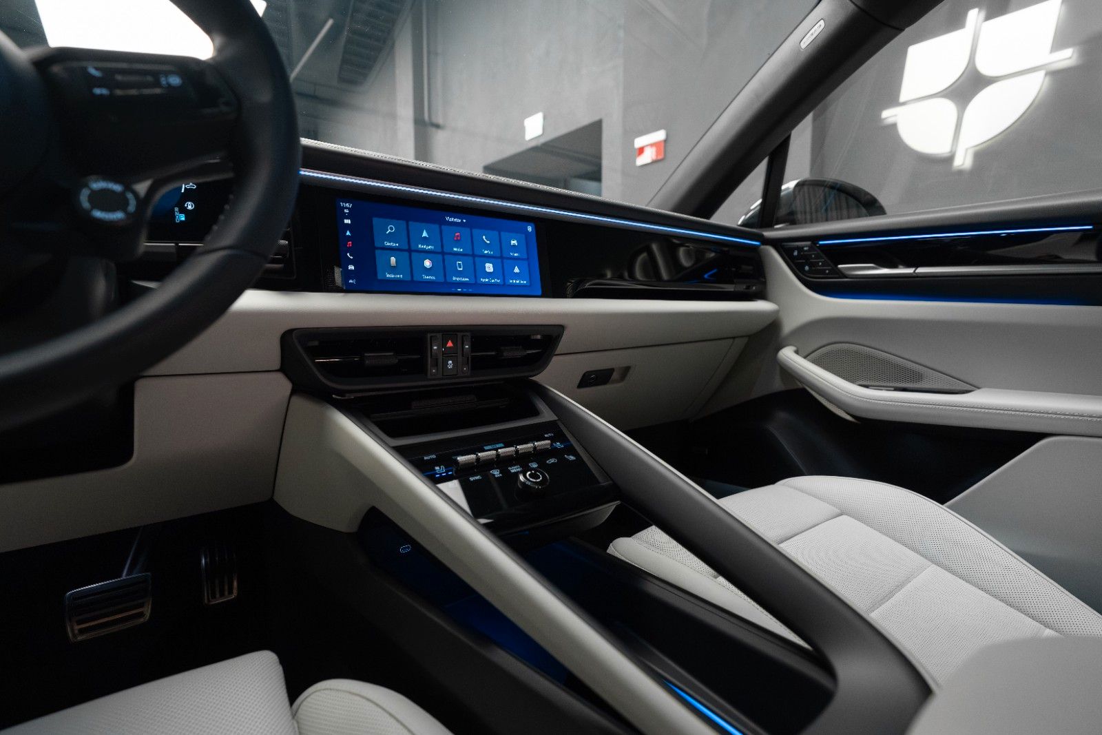 Porsche Macan Electric 4