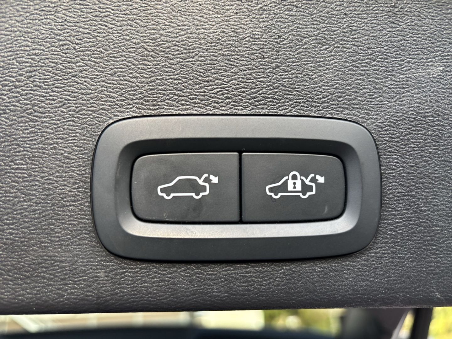 Volvo XC40 Recharge Ultimate Pure Electric 2WD P8