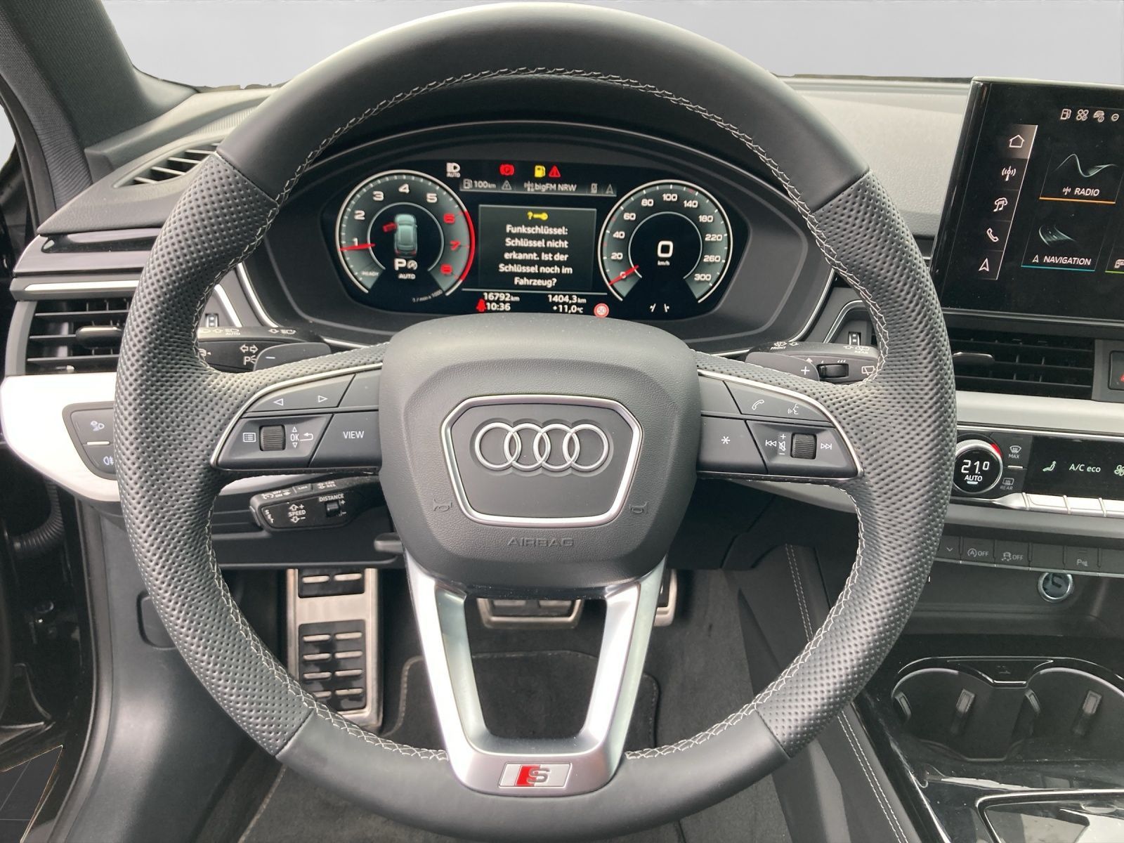 Audi A4 Avant 40 TFSI Q 2x S LINE AHK MATRXI-LED LM19