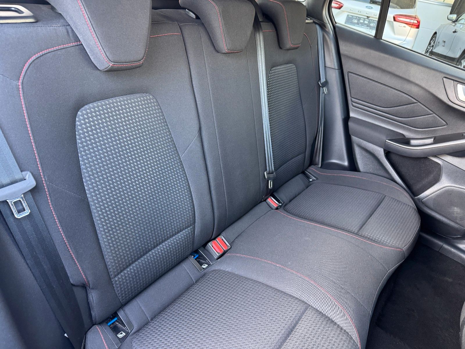Ford Focus St-Line 1.5 Turnier ABSTEMP. KAMERA NAVI