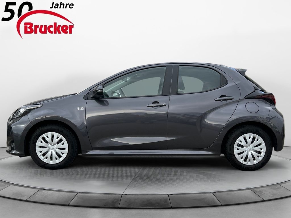 Toyota Yaris Hybrid 1.5 Business Edition - Samsaru's Car Outlet
