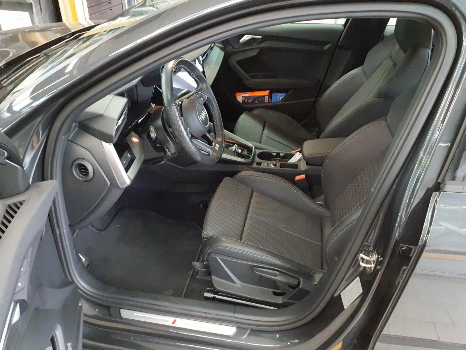 Audi A3 Sportback 30 TFSI LED Navi PDC+ Teilleder