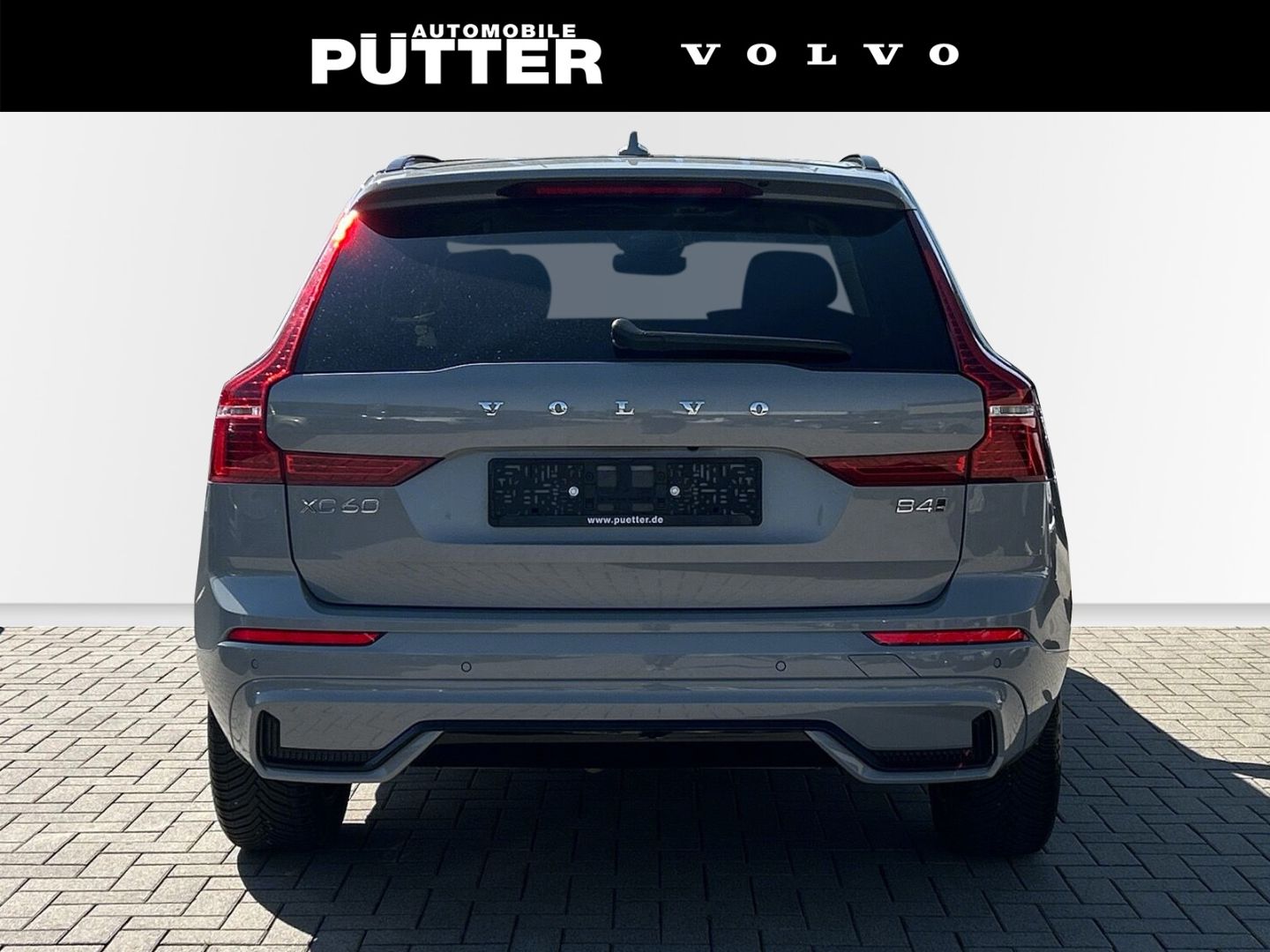 Volvo XC60 B4 Diesel AWD Plus Dark - Samsaru's Car Outlet