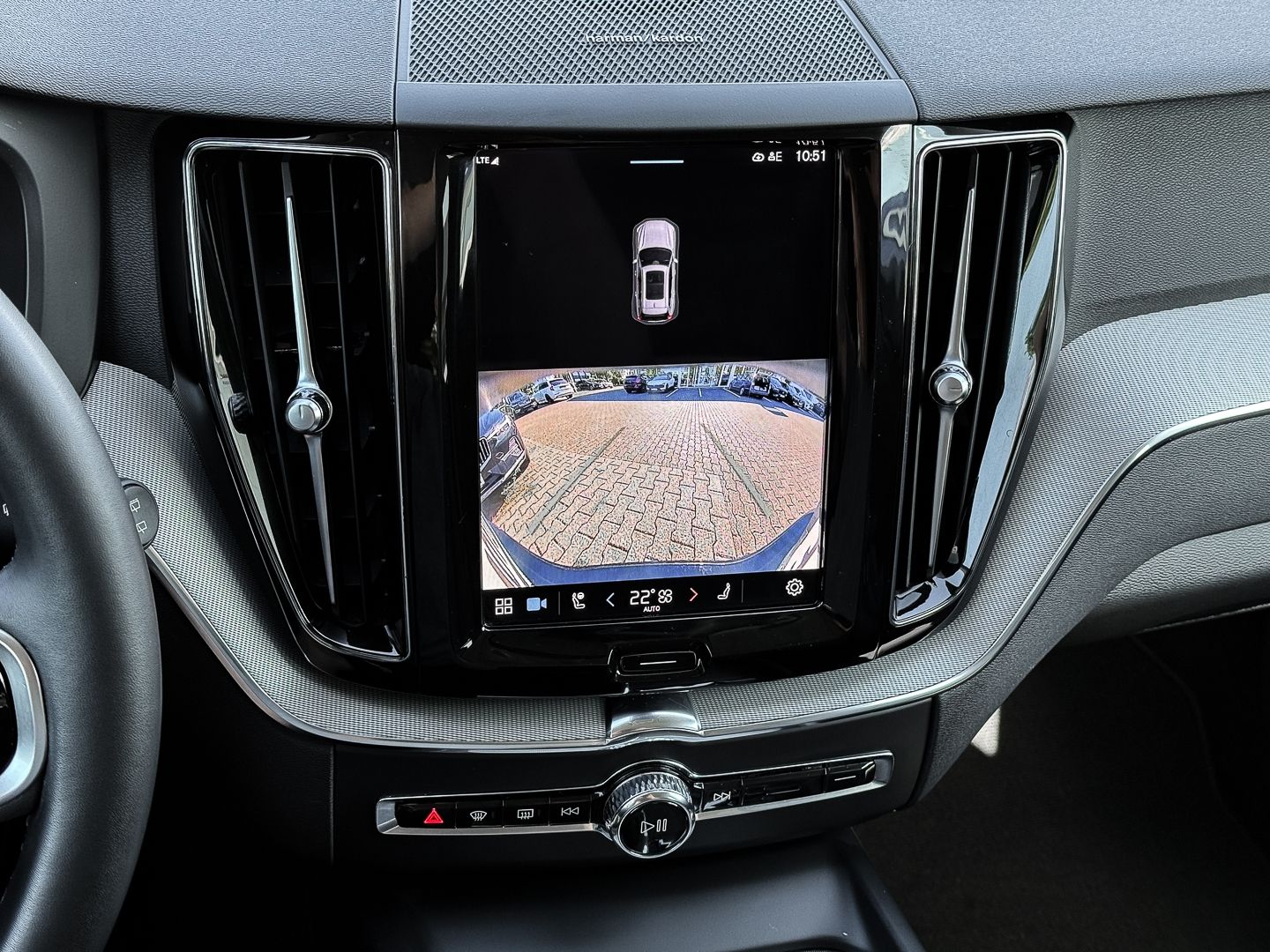 Volvo XC60 Plus Dark AWD B4 Diesel EU6d StandHZG AHK D