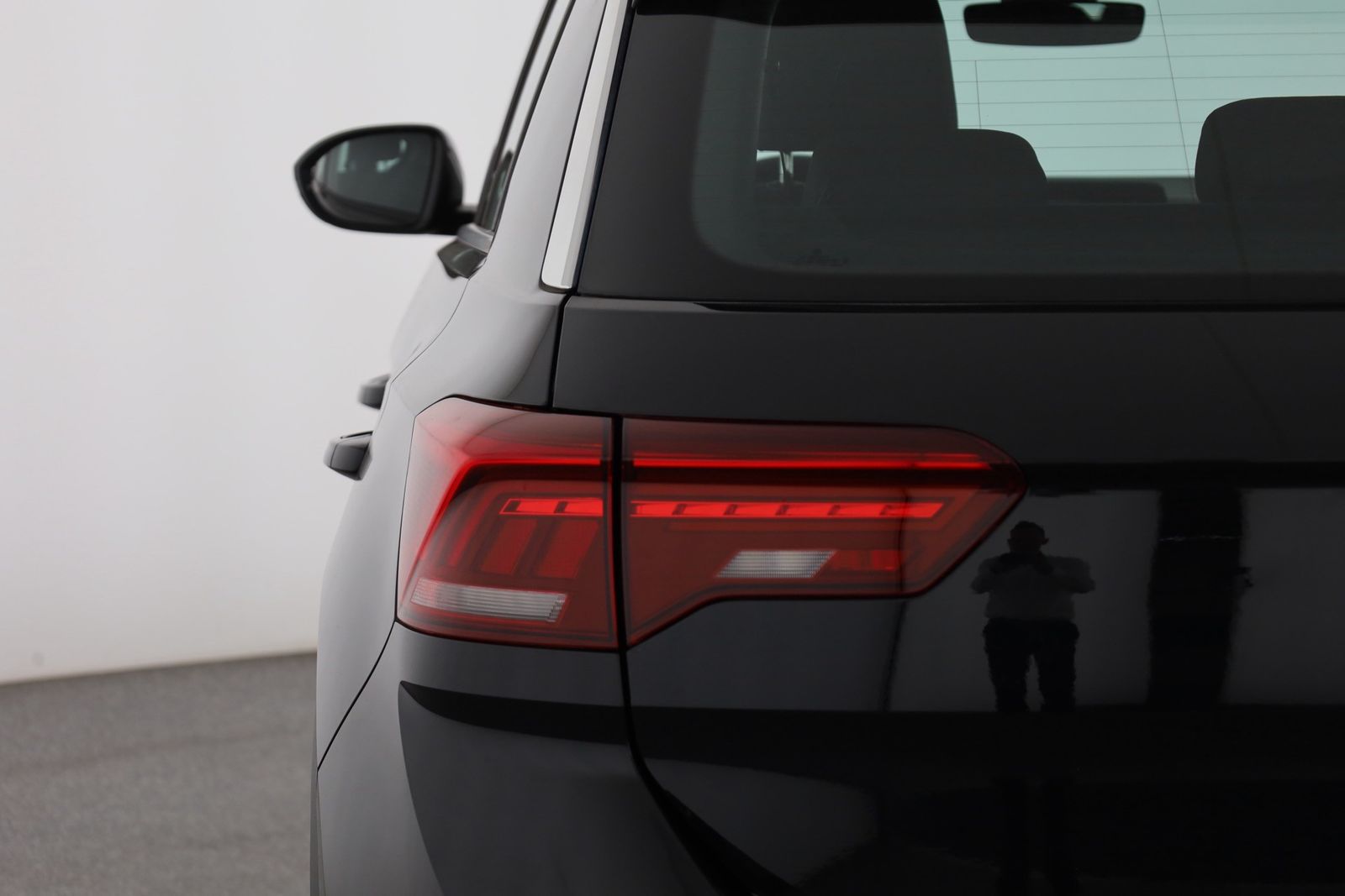 Volkswagen T-Roc 1.5 TSI DSG - Samsaru's Car Outlet