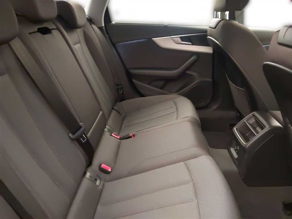 Audi A4 Avant 35 2.0 TDI S-tronic - Samsaru's Car Outlet