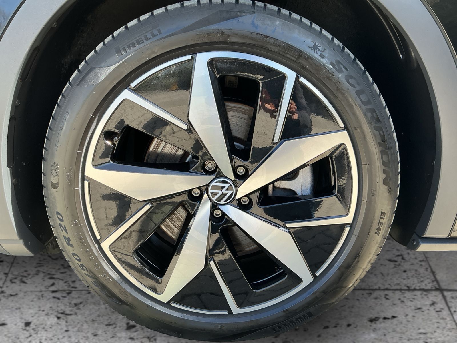 Volkswagen ID.4 GTX 220kw (82kwh) MATRIX+AHK+PANO+HuD+WäPu