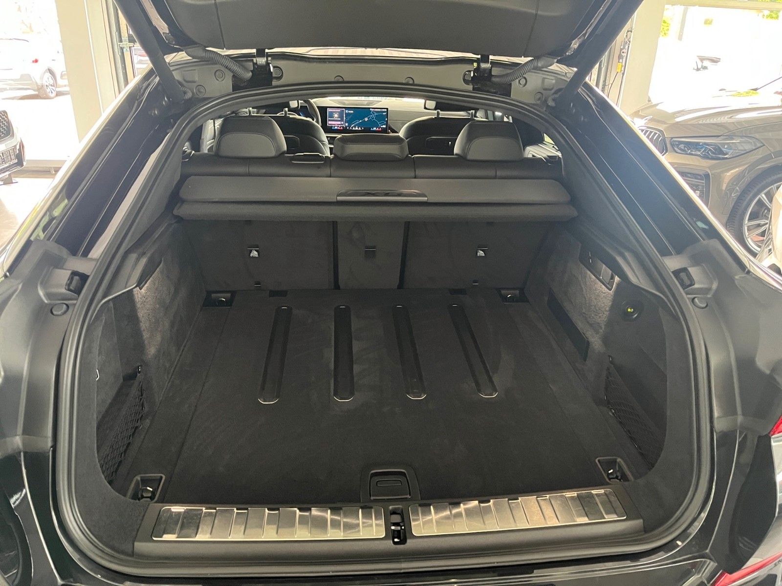 BMW X6 xDrive 40d M SPORT/LED/AHK/PANO-DA/H&K