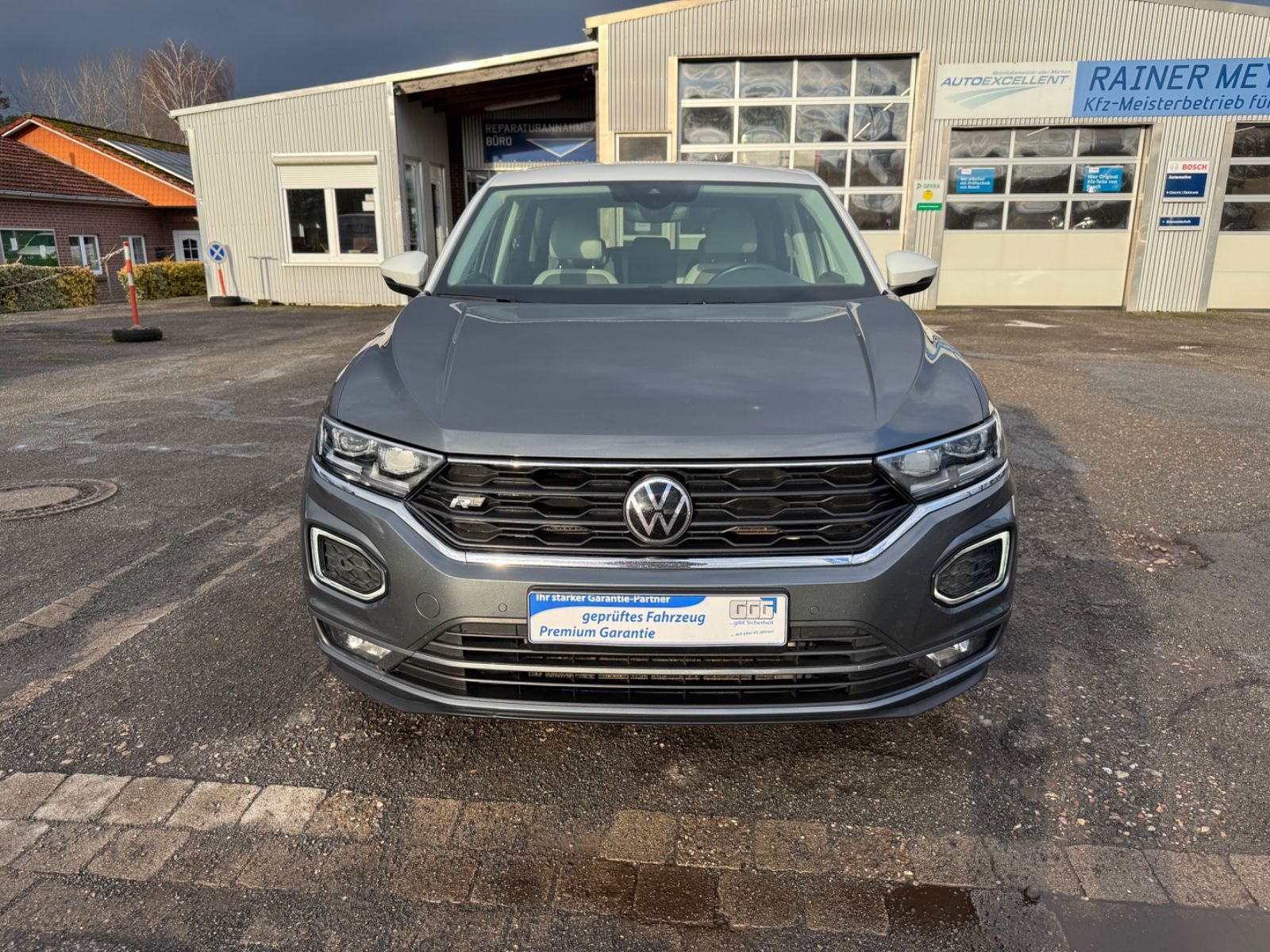Volkswagen T-Roc Style 4Motion R-Line - Samsaru's Car Outlet