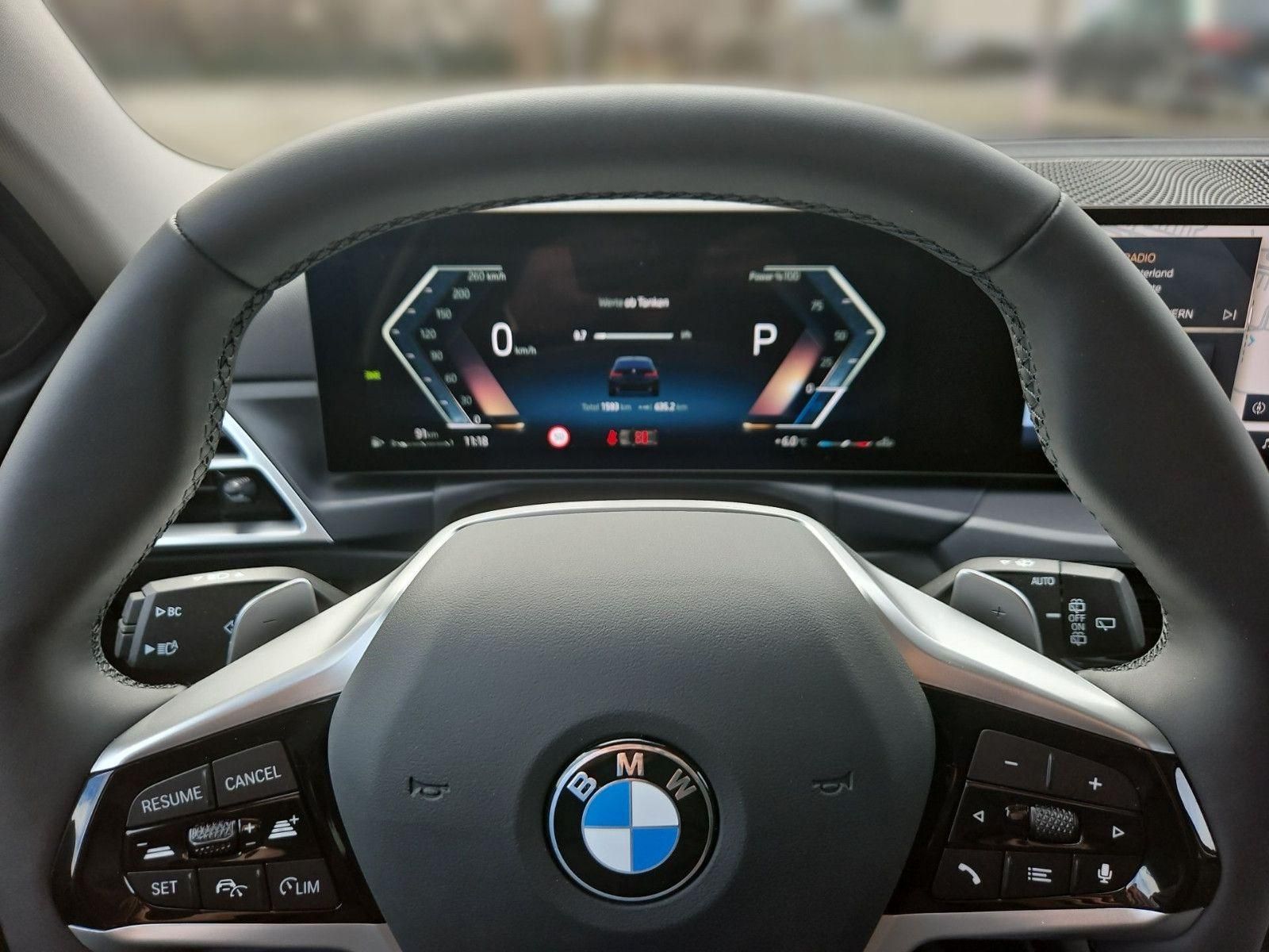 BMW 318d Touring/NAVI/AHK/LED/DAB/HUD/LiveCockpit