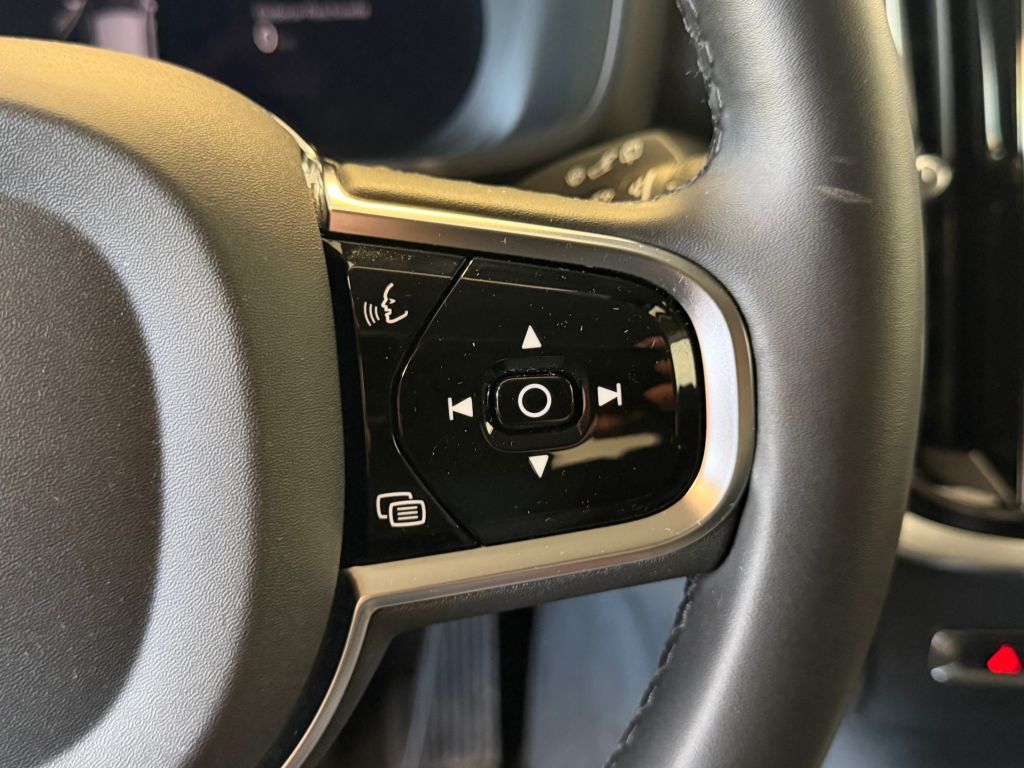 Volvo V60 T6 Plug-in Hybrid AWD Plus Dark +AHK+360°+WR