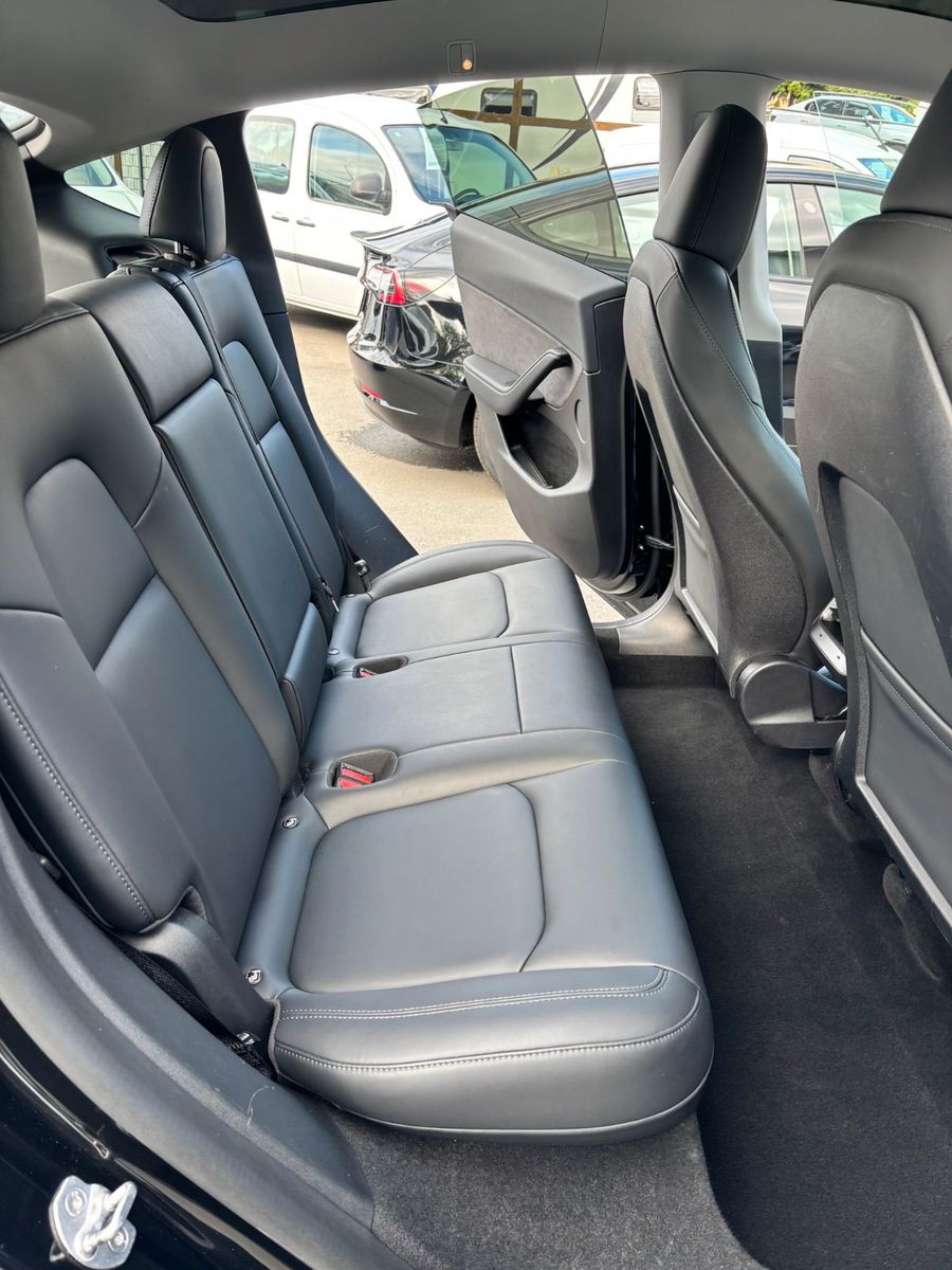 Tesla Model Y Basis RWD # black # AHK # MWST.