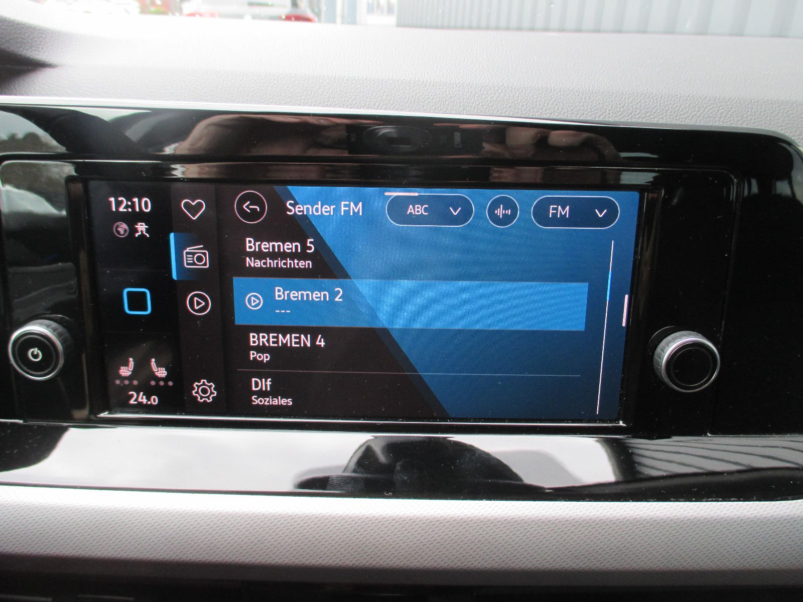 Volkswagen Golf VIII Variant 2.0 l TDI - Samsaru's Car Outlet