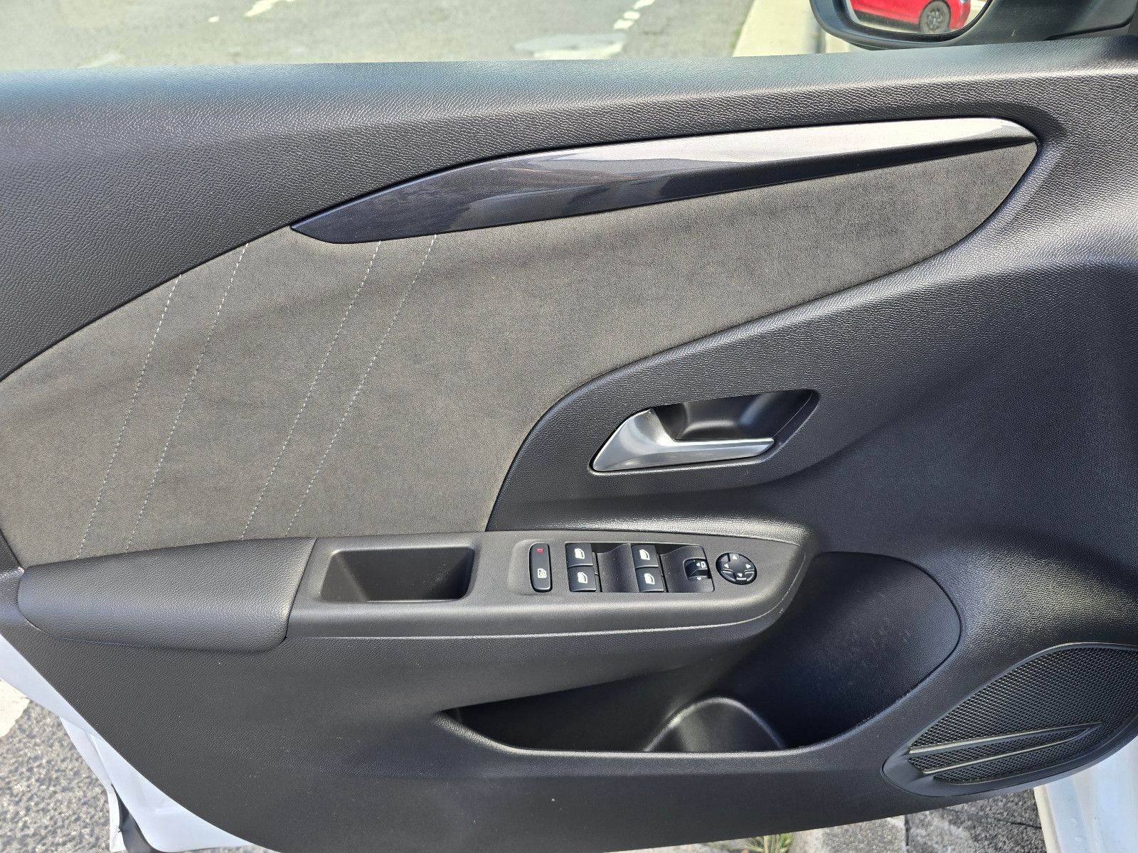 Opel Corsa F Ultimate - Samsaru's Car Outlet