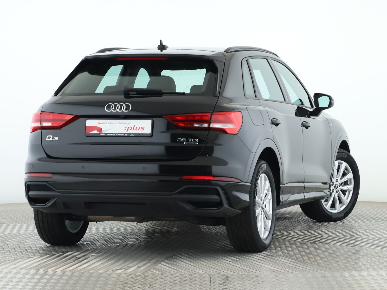 Audi Q3 S line 35 TDI quattro - Samsaru's Car Outlet