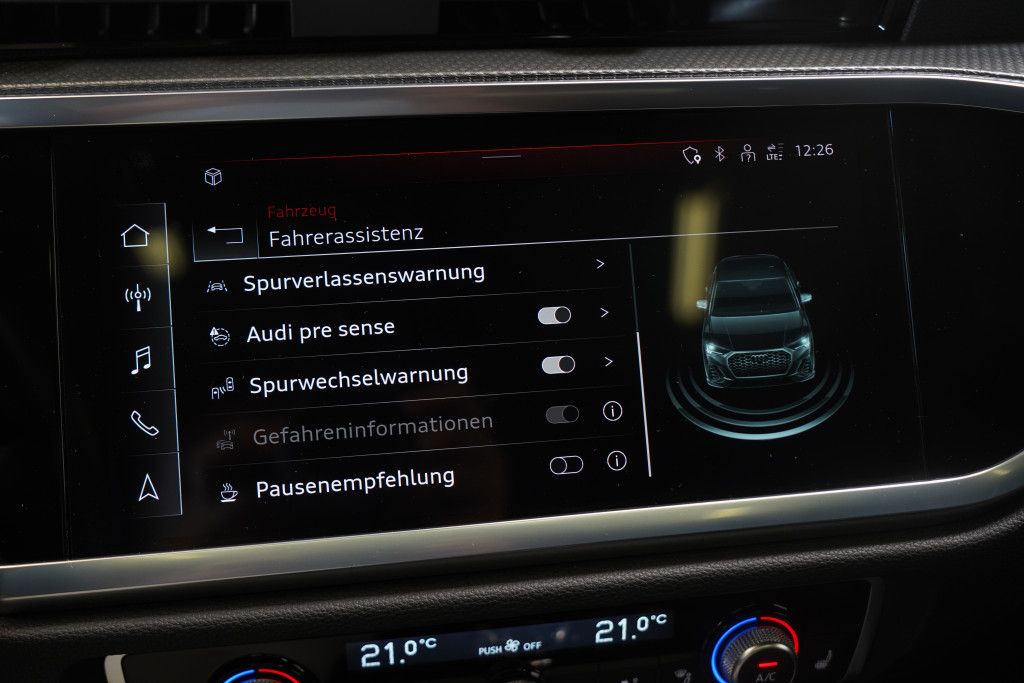 Audi Q3 40 TDI q. Sportback S line - Samsaru's Car Outlet