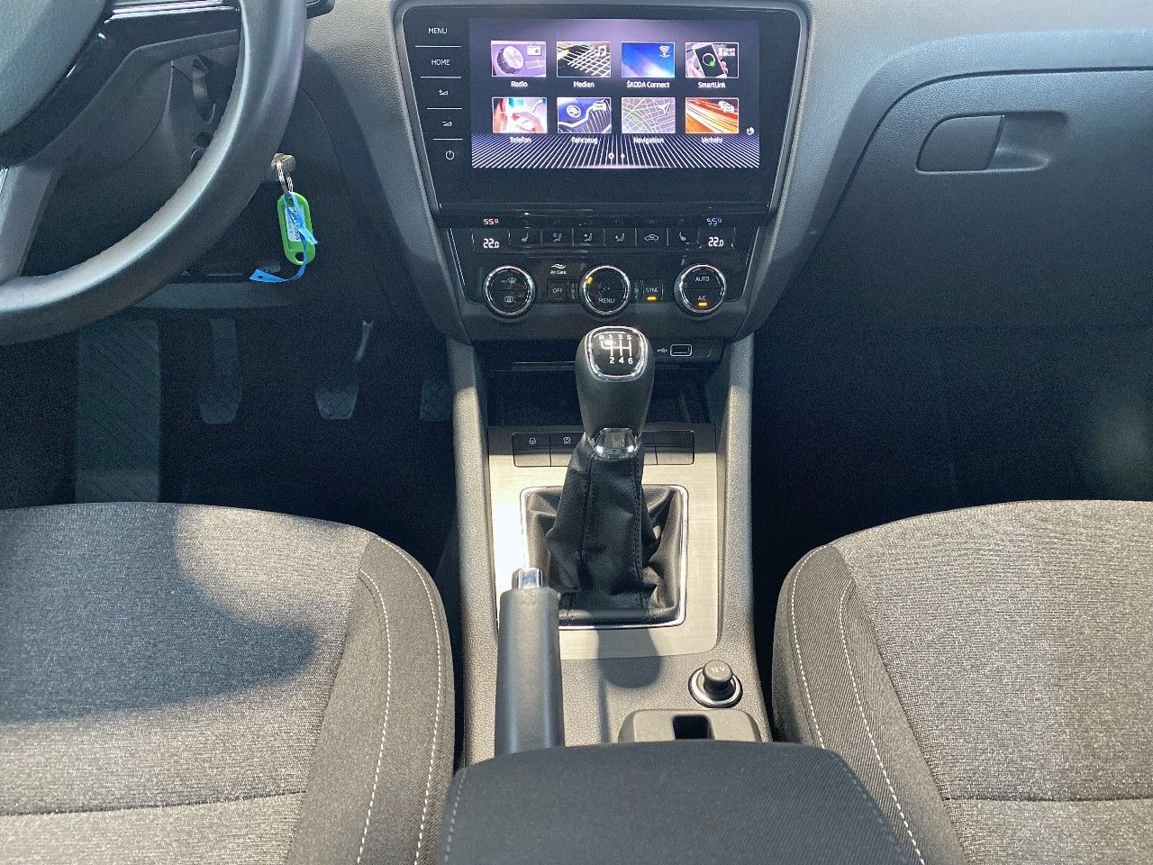 Skoda Octavia Combi Tour 1.5 TSI - Samsaru's Car Outlet