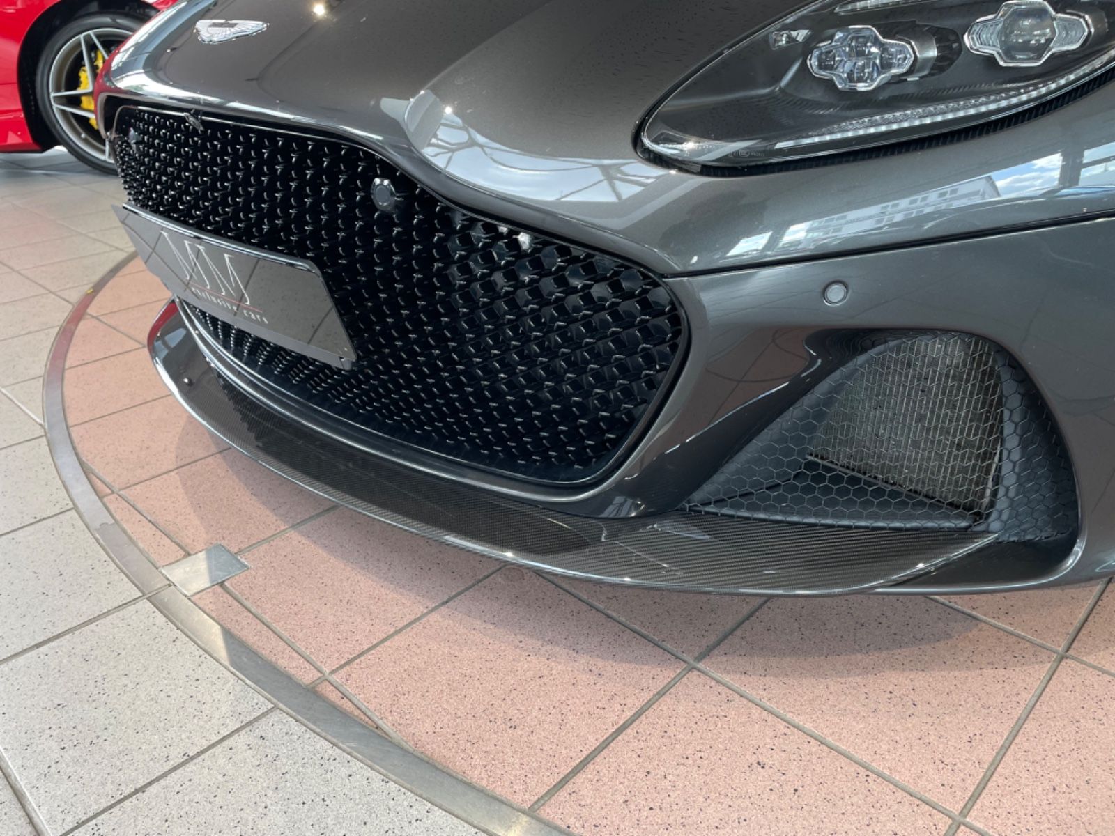 Aston Martin DBS V12 Superleggera Volante