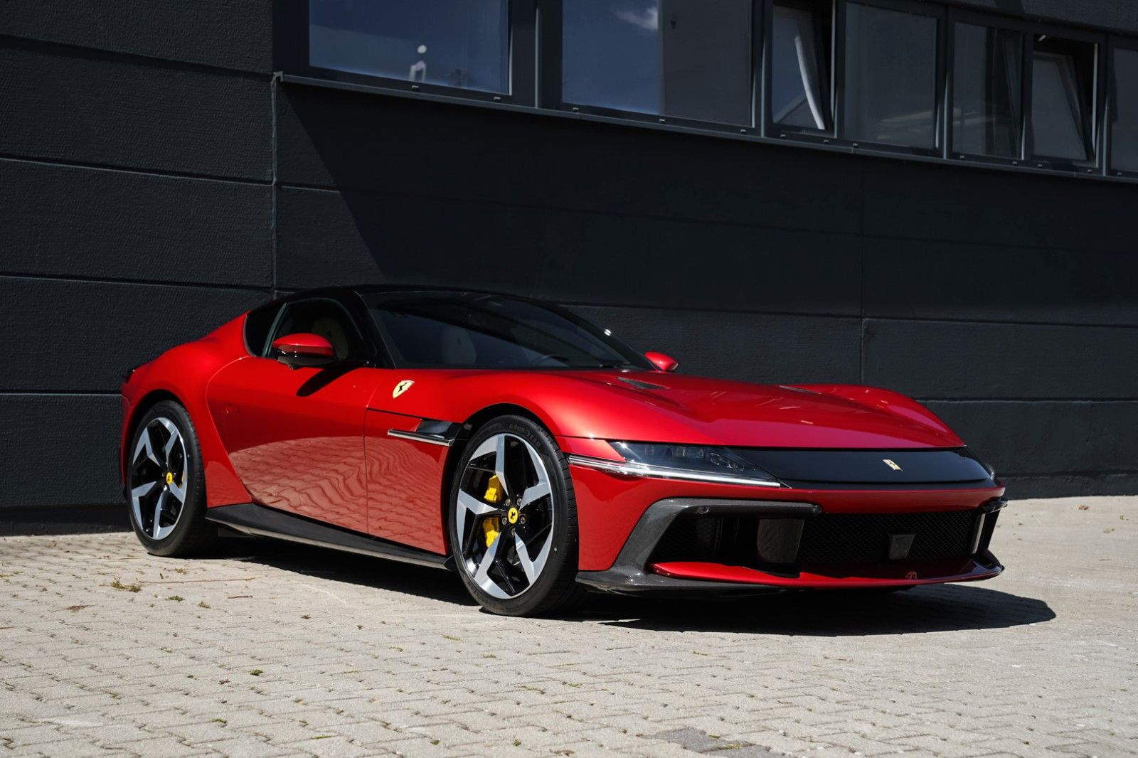 Ferrari 12 Cilindri *Crema* Carbon-Pano-*Blanco COC*