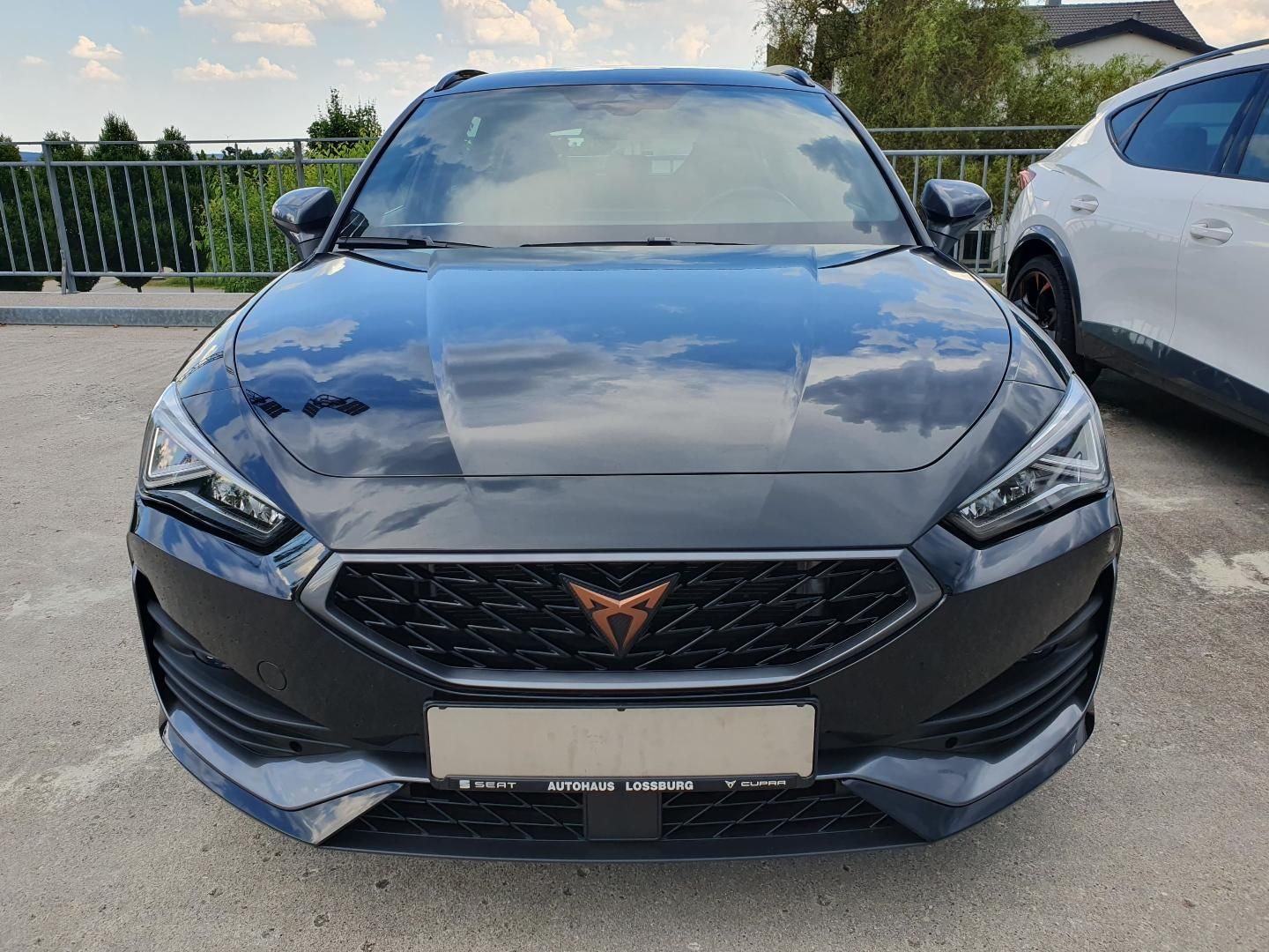 Cupra Leon Sportstourer VZ - Samsaru's Car Outlet
