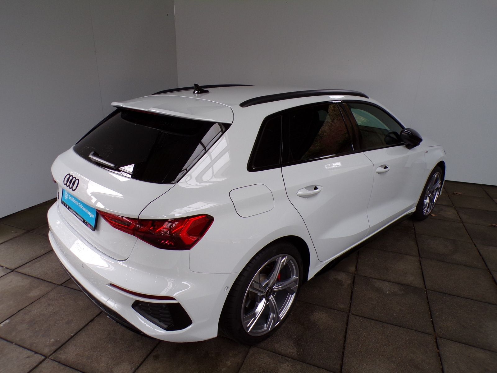 Audi A3 SPORTBACK 35 TFSI S-Line - Samsaru's Car Outlet
