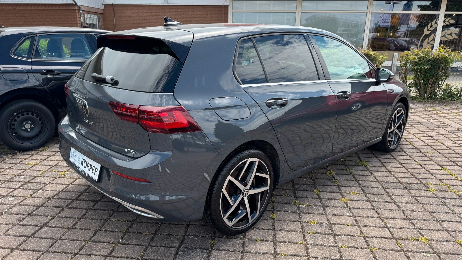 Volkswagen Golf VIII Lim. Style eTSI - Samsaru's Car Outlet