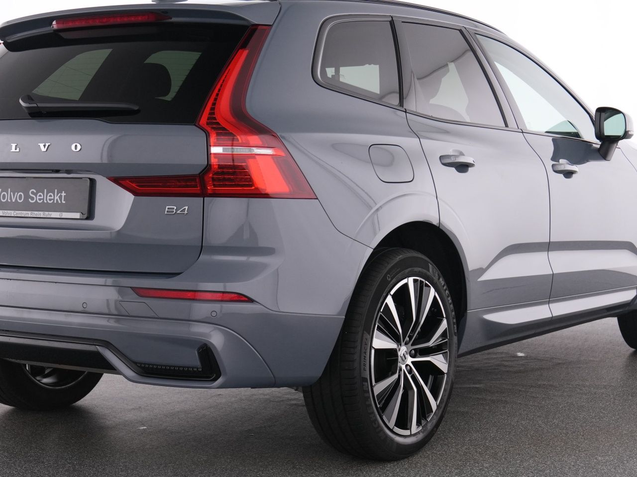 Volvo XC60 B4 Plus Dark+WINTERPAK+MEMORY+LM20+RFK+DAB+