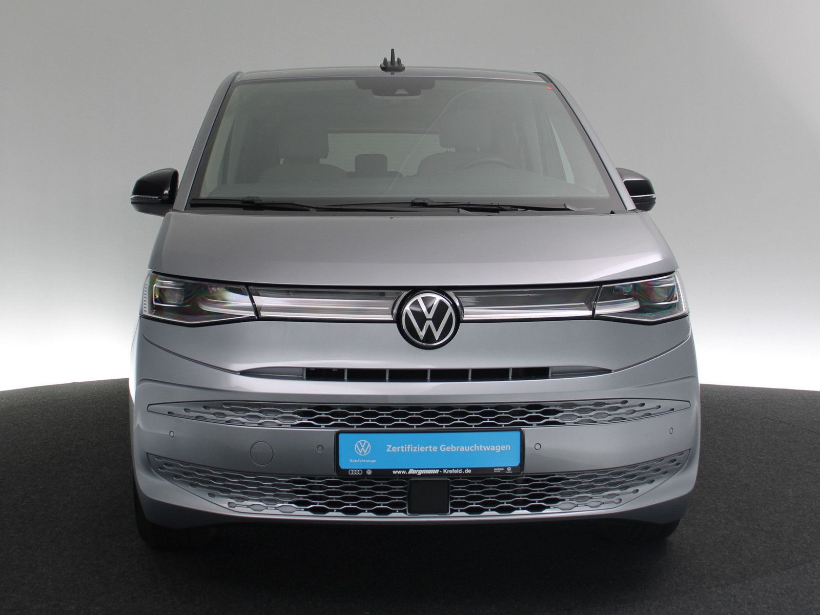 Volkswagen T7 Multivan 2.0 TDI Style - Samsaru's Car Outlet