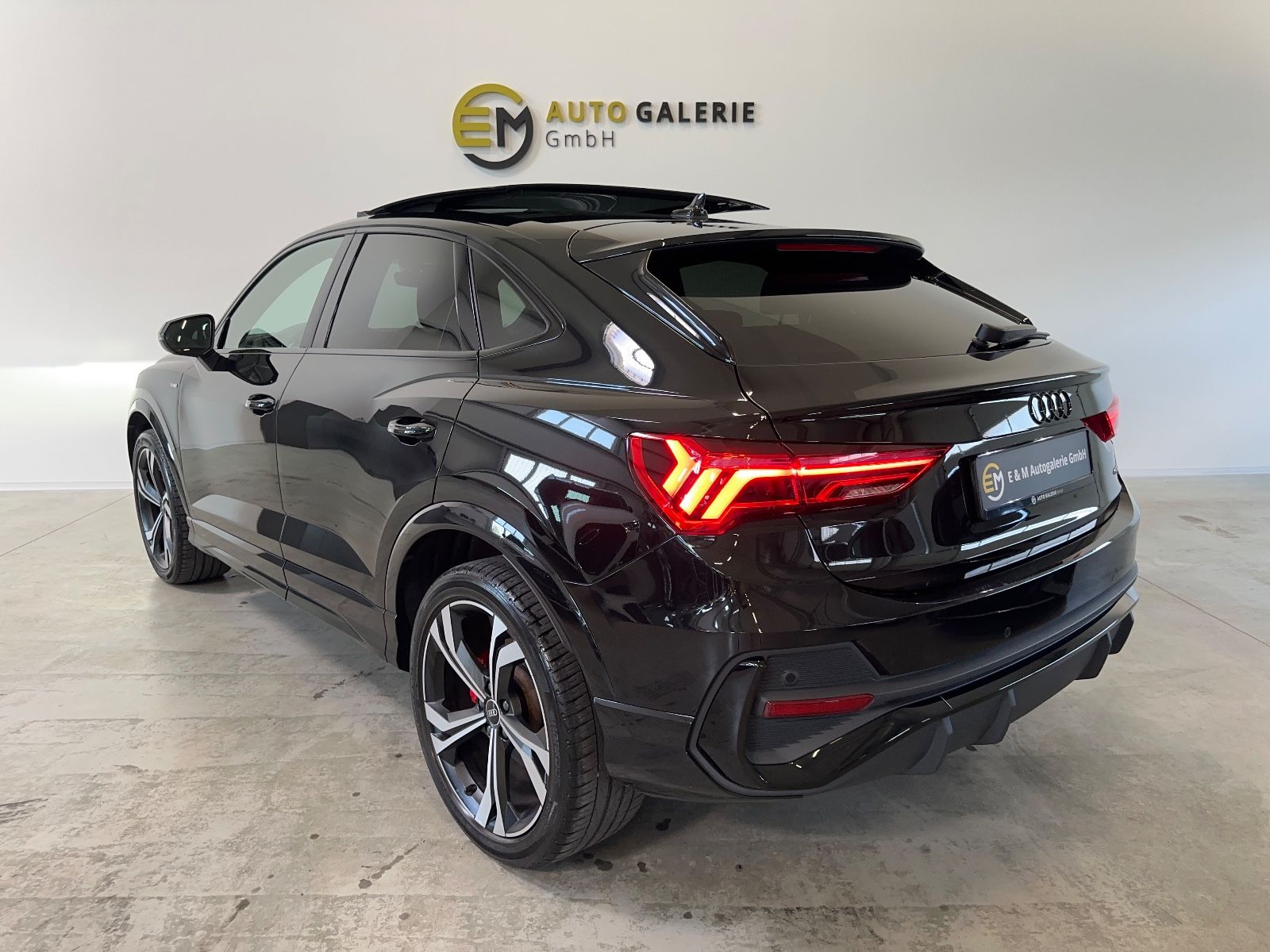Audi Q3 Sportback 40 TFSI quattro S line - Samsaru's Car Outlet