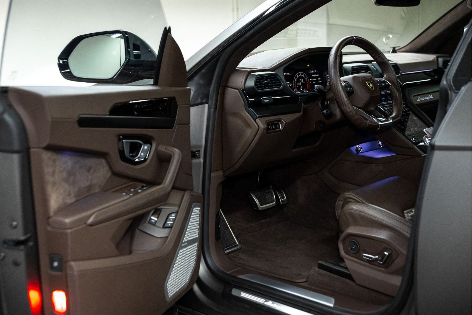Lamborghini Urus S - Samsaru's Car Outlet