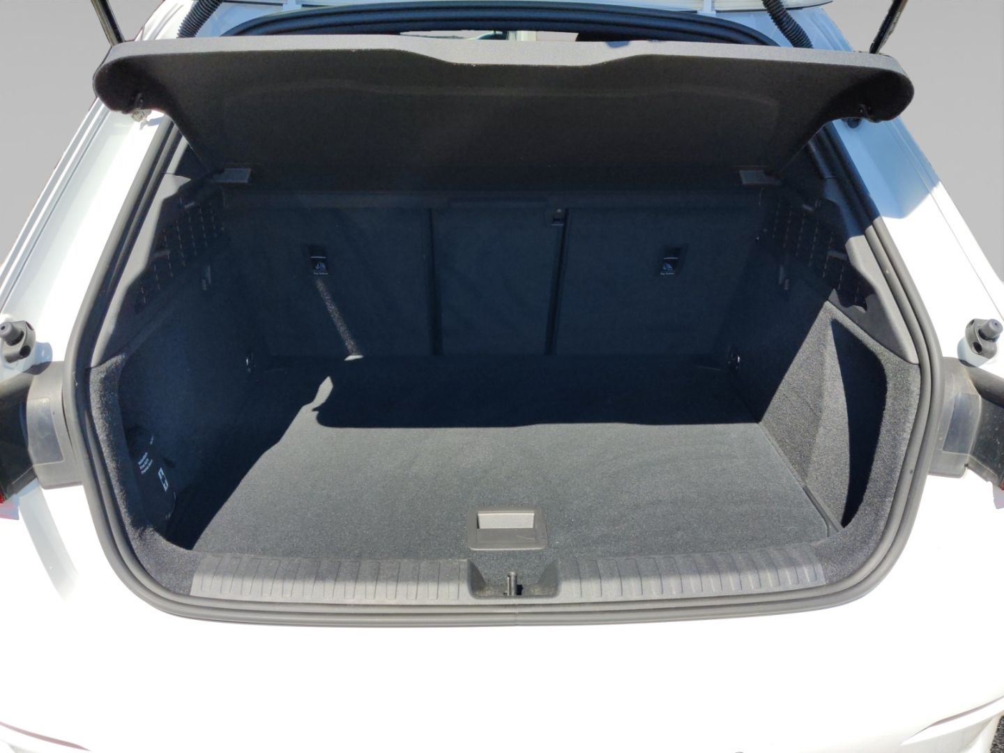 Audi A3 Sportback 30 TFSI - Samsaru's Car Outlet