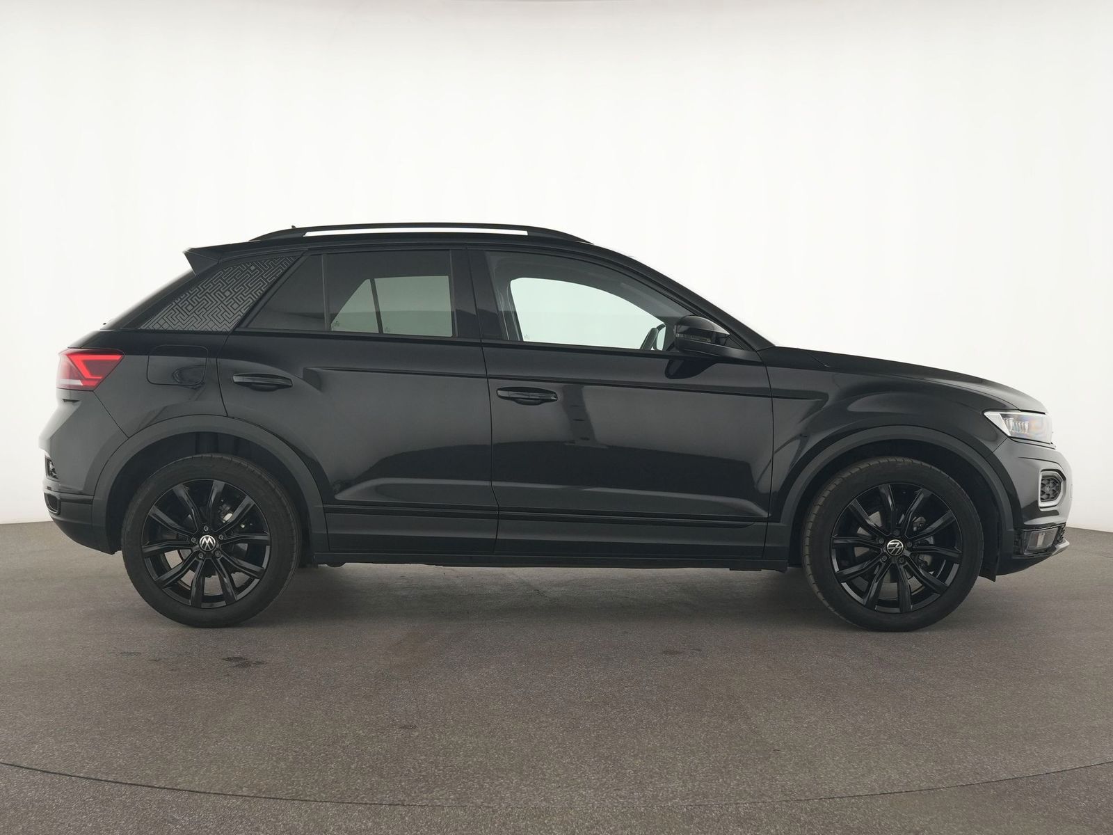 Volkswagen T-Roc Sport - Samsaru's Car Outlet
