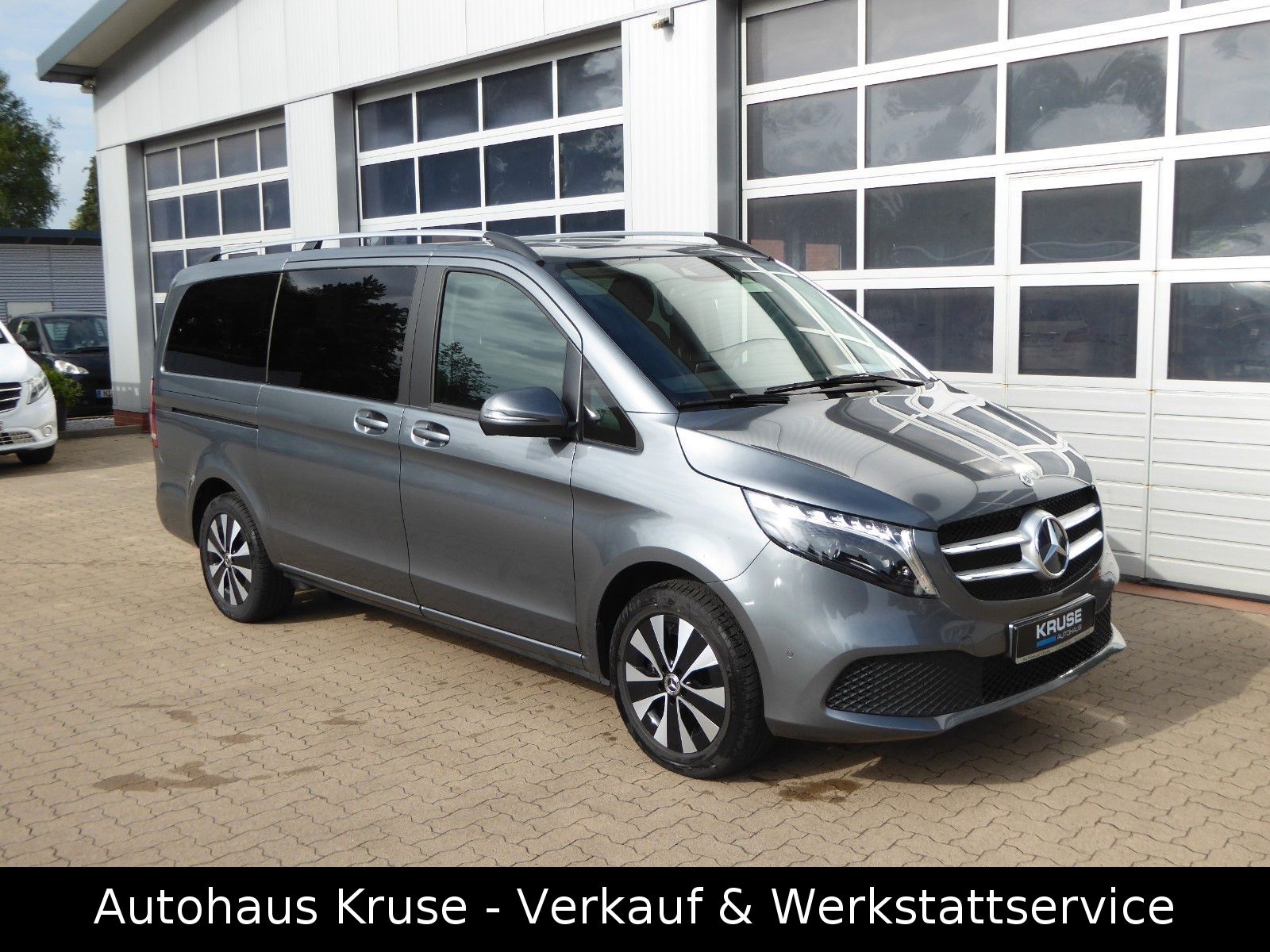 Mercedes-Benz V 220 d EDITION LANG - Samsaru's Car Outlet