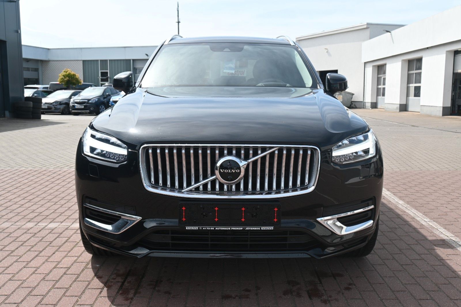 Volvo XC90 T8 Inscription - Samsaru's Car Outlet