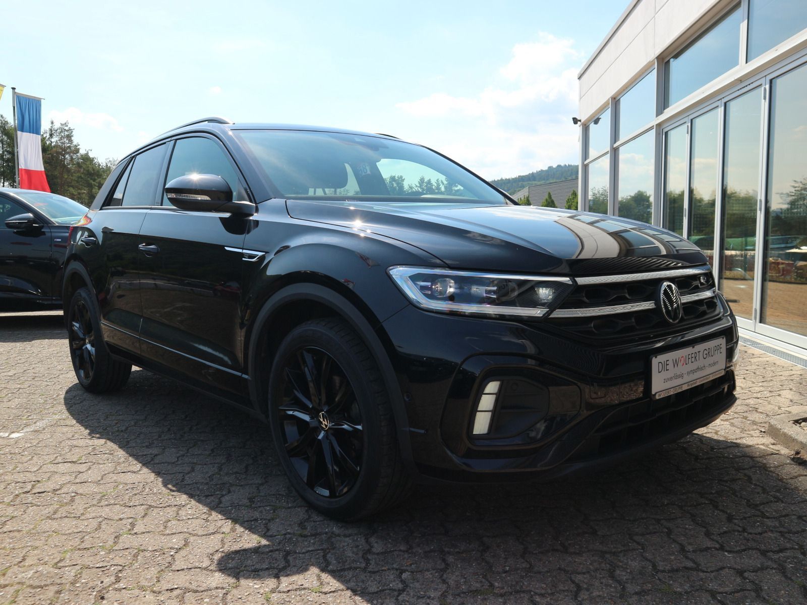 Volkswagen T-Roc R-Line - Samsaru's Car Outlet