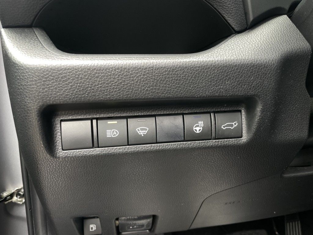 Toyota RAV 4 2.5 Hybrid Team - Samsaru's Car Outlet