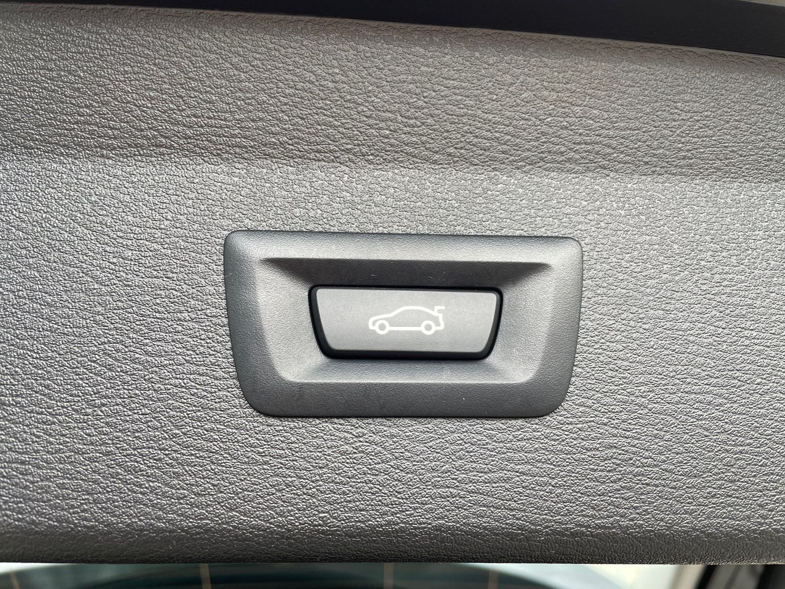BMW X1 xDrive25e Advantage - Samsaru's Car Outlet