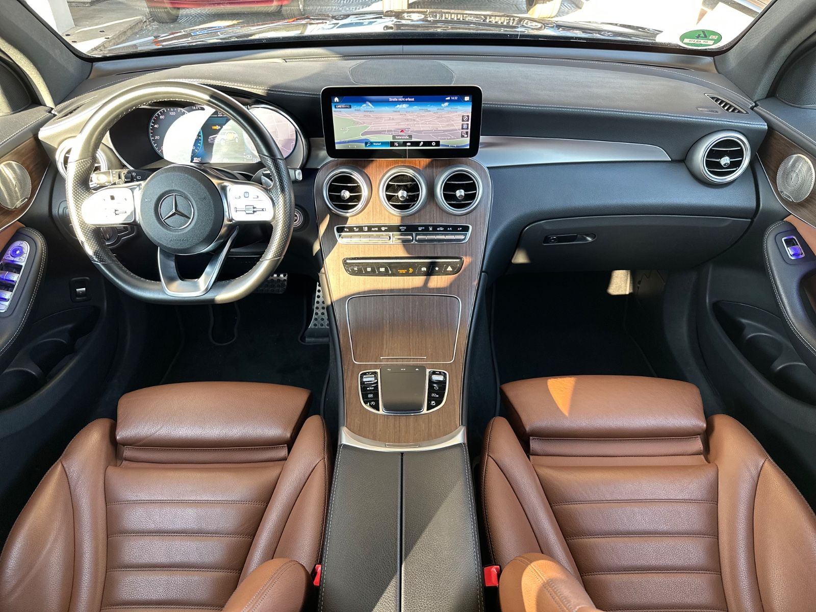 Mercedes-Benz GLC 300 d AMG 4M - Samsaru's Car Outlet