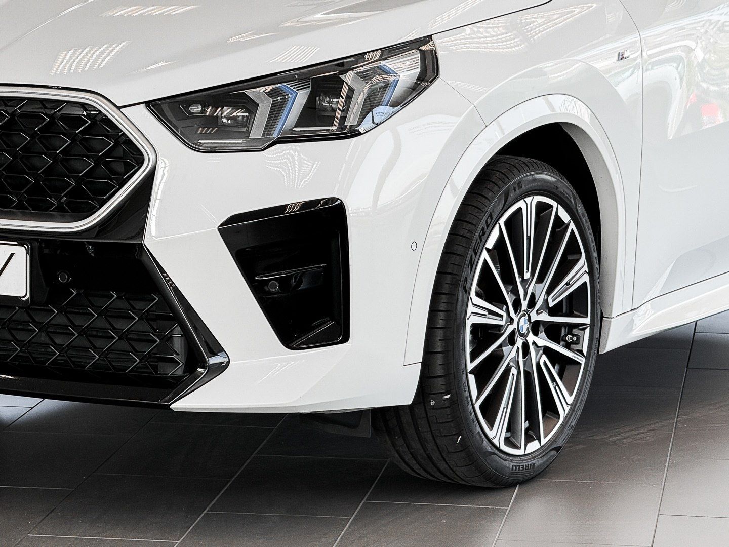 BMW X2 xDrive20d M-SPORT + HUD + ACC+ PA+ + DA+ AHK