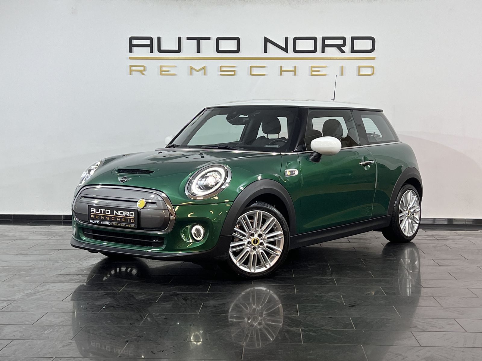 MINI Cooper SE Trim - Samsaru's Car Outlet