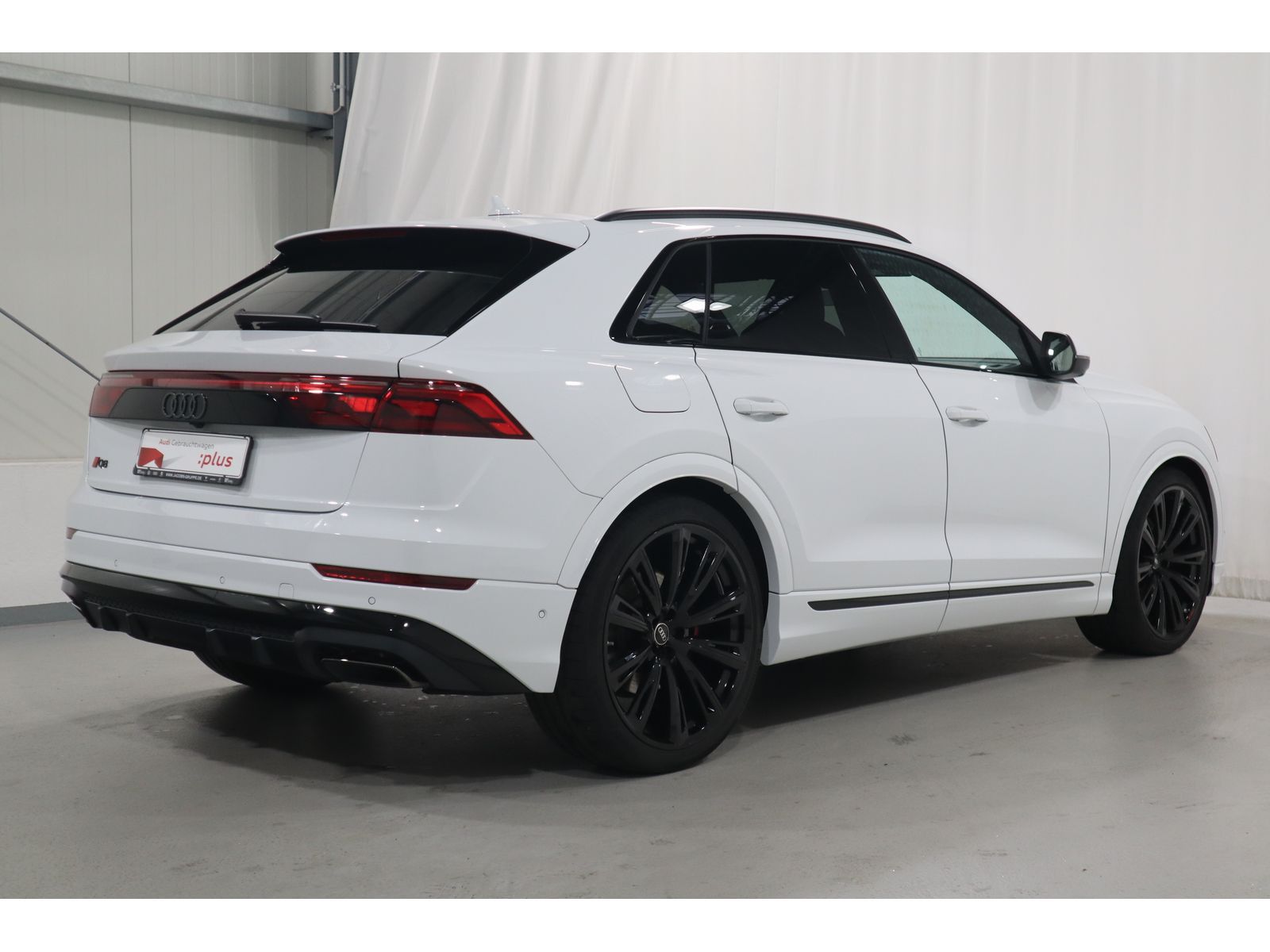 Audi Q8 SUV 50 TDI S line - Samsaru's Car Outlet