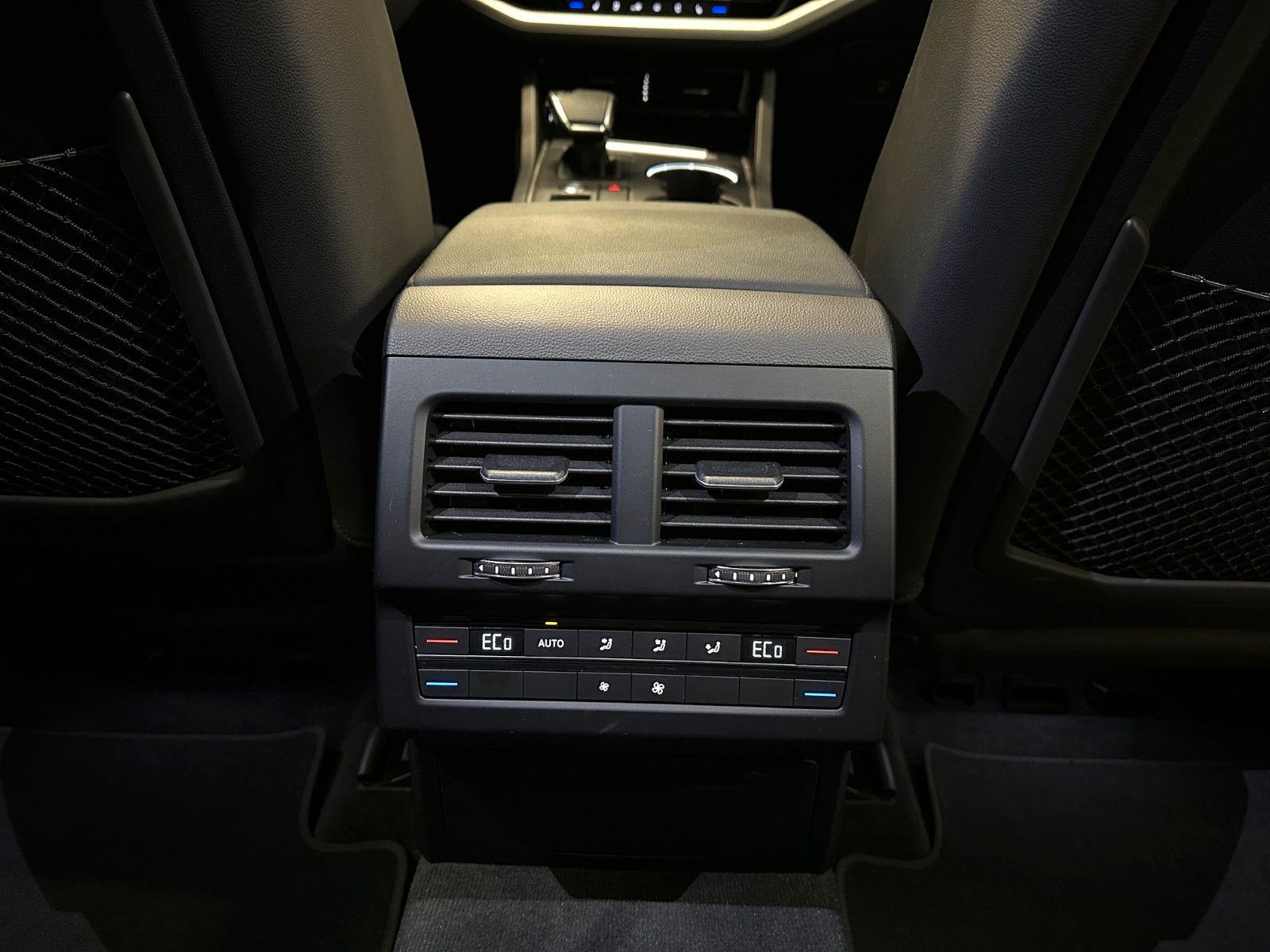 Volkswagen Touareg V6 TDI 4Motion - Samsaru's Car Outlet