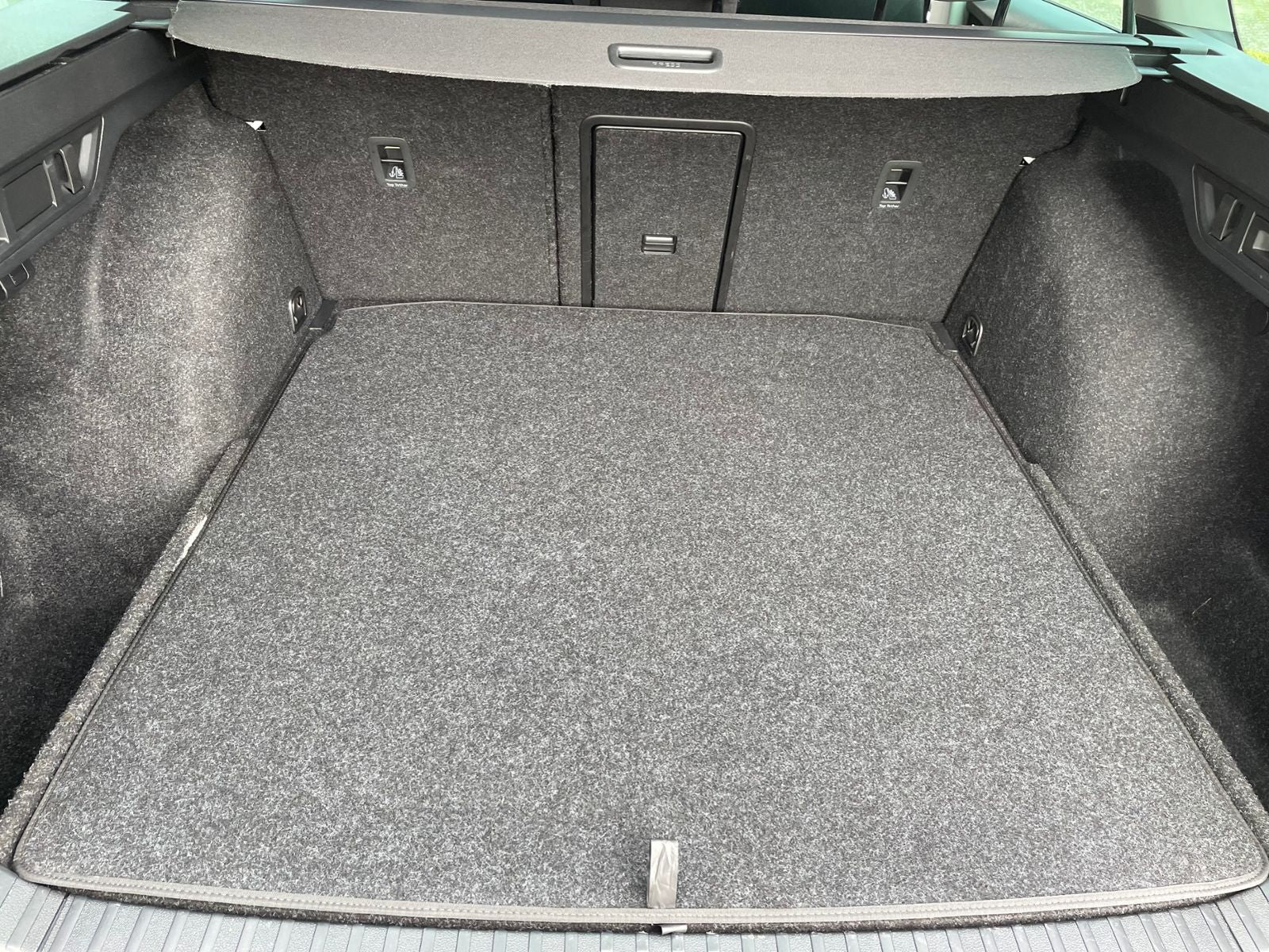 Skoda Octavia Combi 2.0 TDI Style - Samsaru's Car Outlet