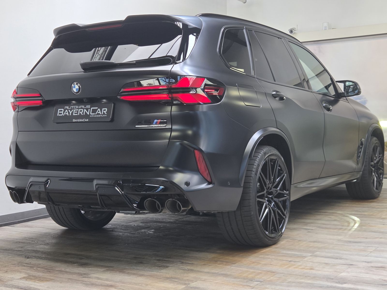BMW X5 M Competition Matt AHK Sky B&W Carbon UPE196