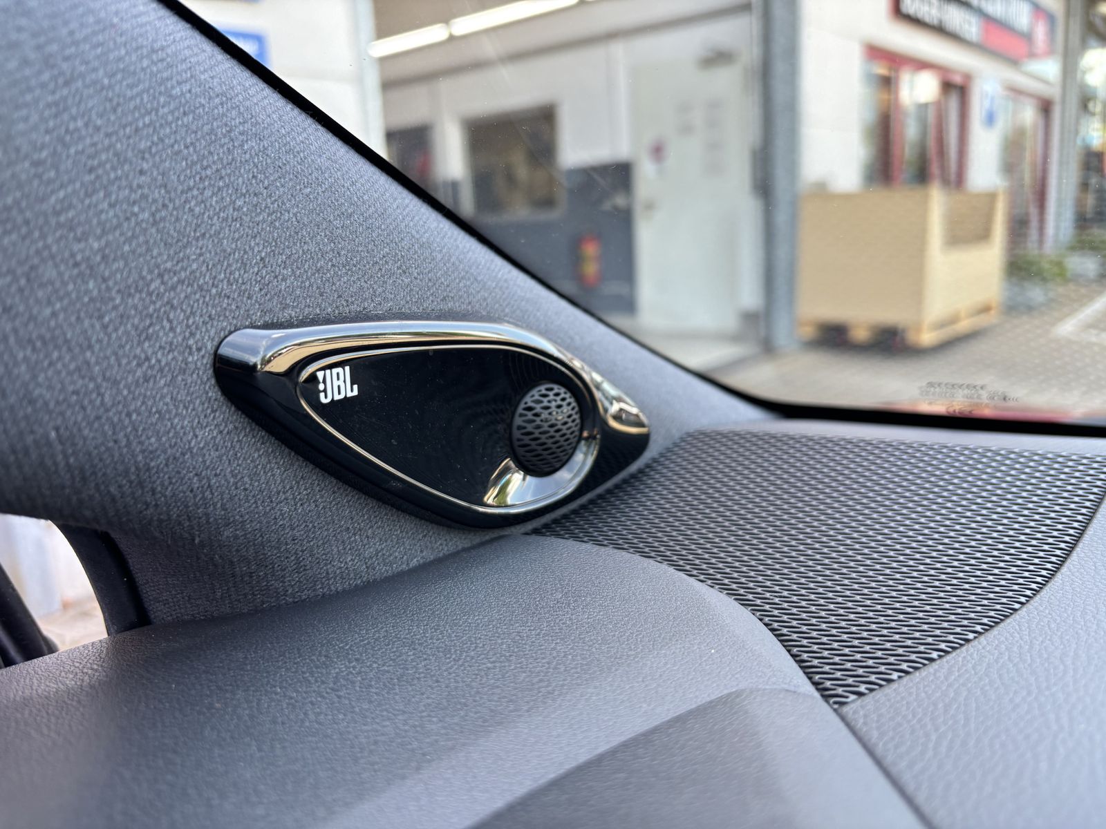 Toyota Corolla Touring Sports Hybrid Lounge - Samsaru's Car Outlet