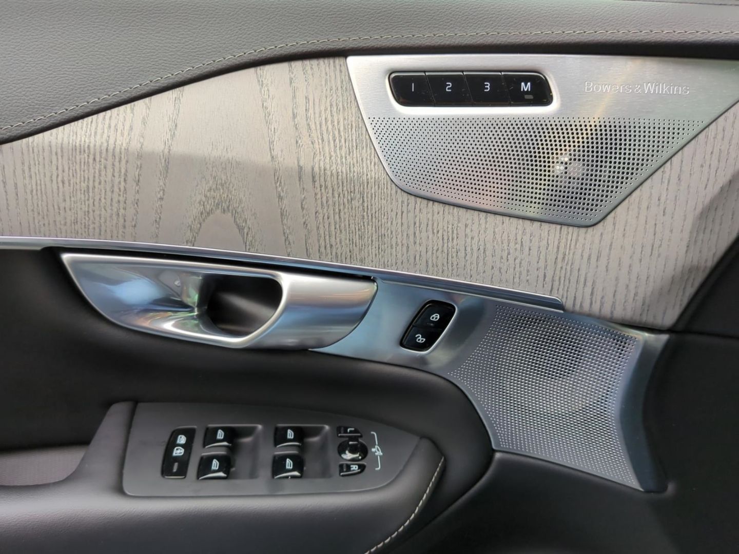 Volvo XC90 T8 Recharge Ultimate Dark *Vollausstattung*