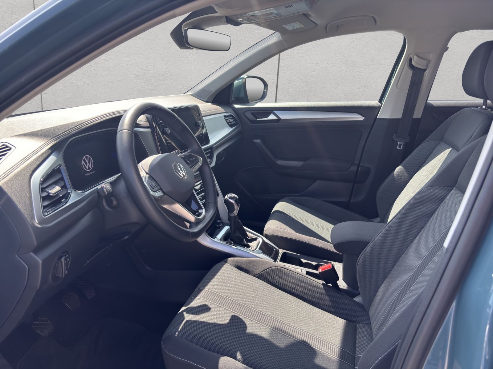 Volkswagen T-ROC Life 2.0 TDI - Samsaru's Car Outlet